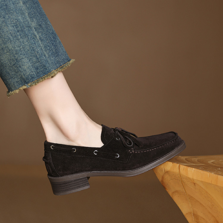 Deep Mouth Flat Shoes in Dark Brown Suede