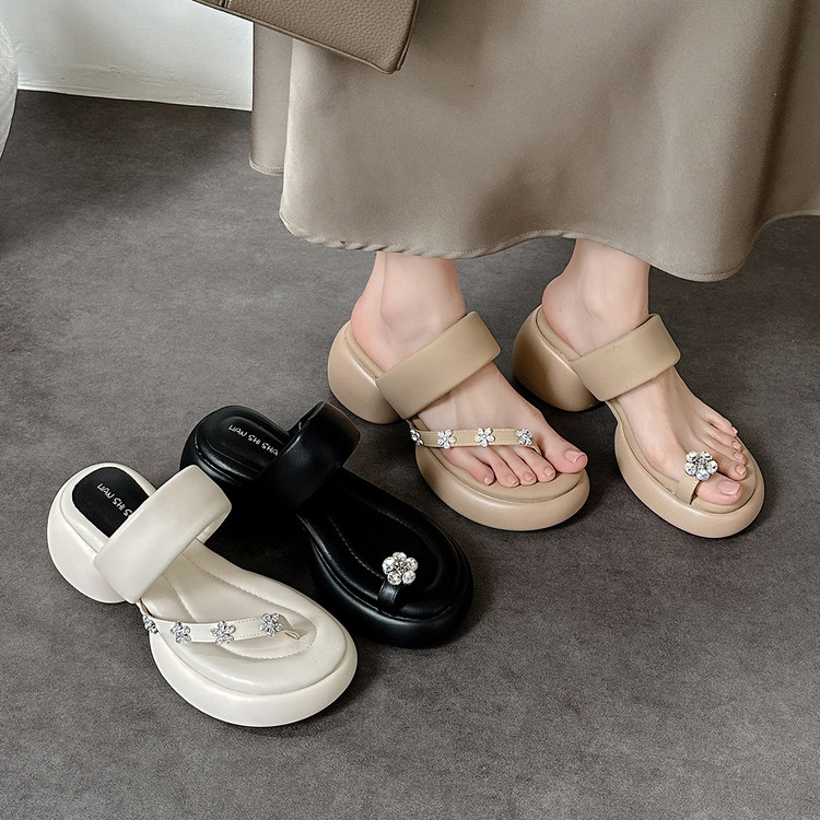 Women's Thong Sandals with Chunky Mid Heel and Height Boost